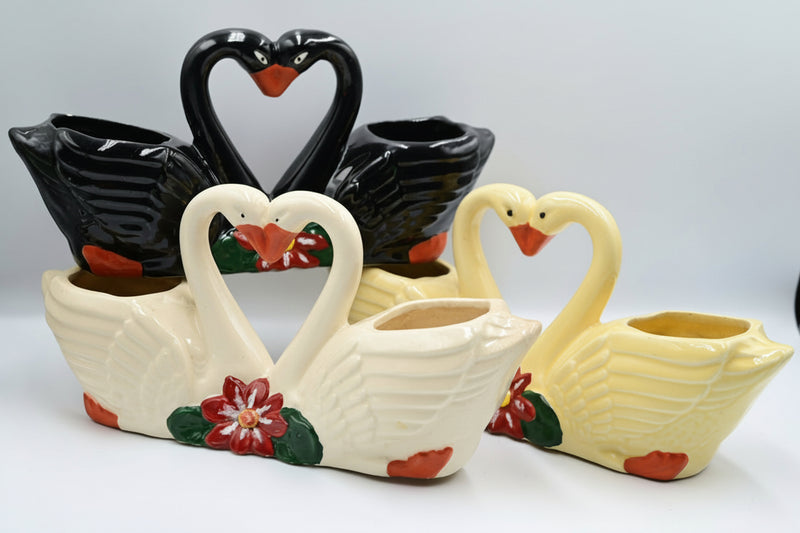 Vintage Cream Ceramic Heart Swan