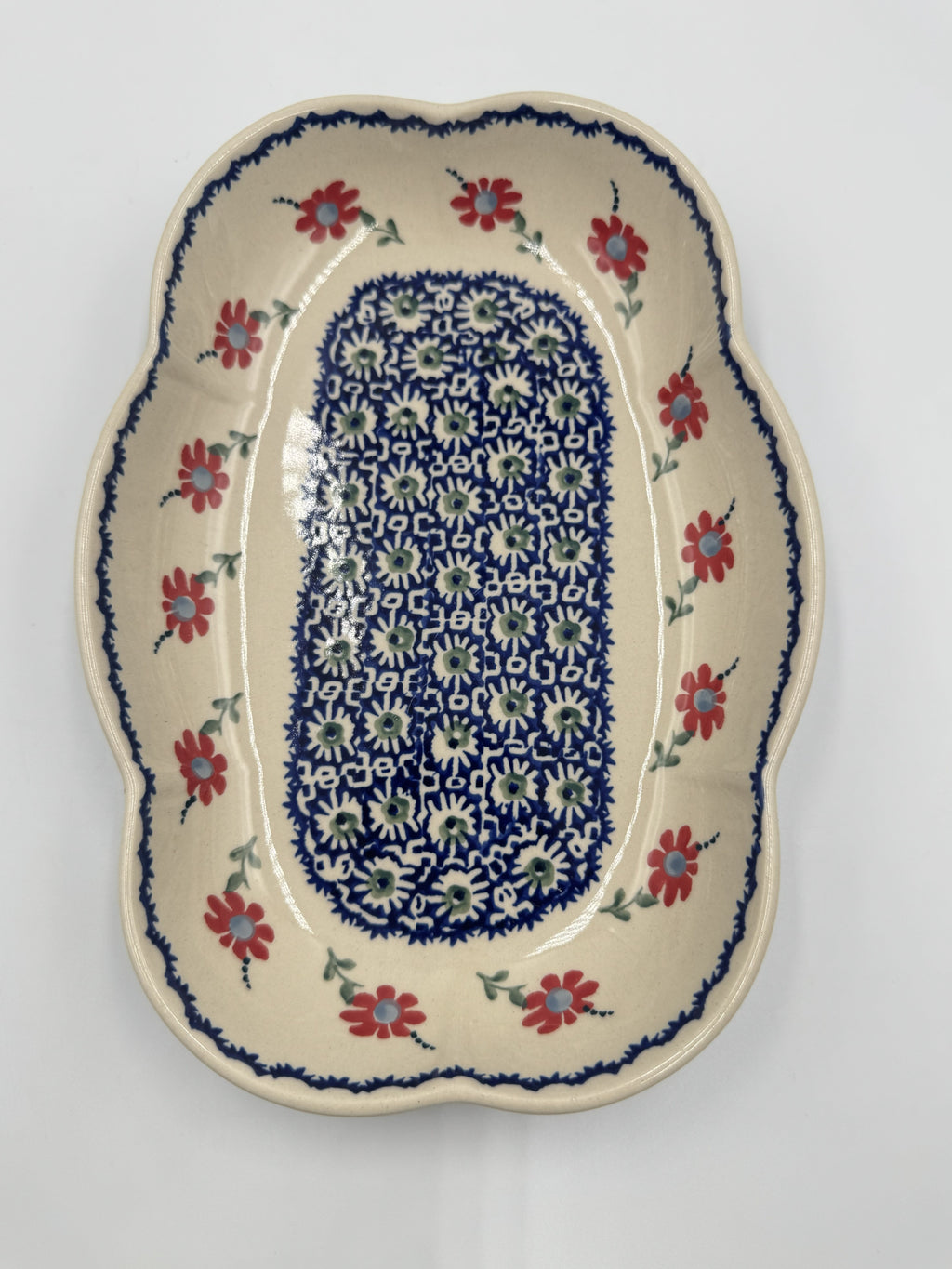 Bolesławiec Polish Pottery Small Scalloped Oval Platter Red Poppy Floral Pattern